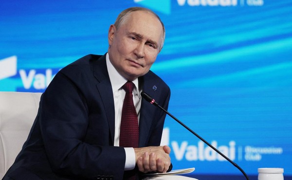 Путин допустил появление у России нового гиперзвукового оружия
Путин допустил появление у России нового гиперзвукового оружия
