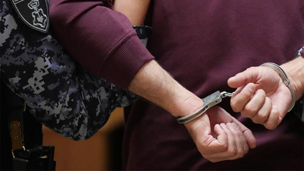 
                    Подозреваемого в осквернении памятника ветеранам МЧС в Фили-Давыдково задержали

        