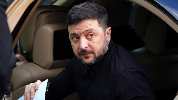 
                    Немецкий журналист заявил о возможном визите Зеленского в РФ ради переговоров

        