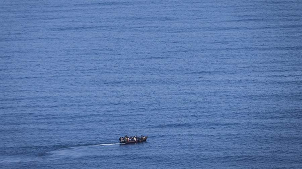При крушении лодки в Средиземном море погибли или пропали без вести 53 мигранта
При крушении лодки в Средиземном море погибли или пропали без вести 53 мигранта