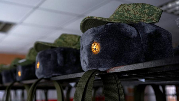 
                    В МВД сообщили о новой схеме обмана мужчин &laquo;пропусками&raquo; в военкомат

        