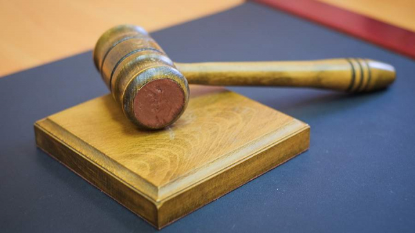 
                    Стало известно об обвинении экс-главы &laquo;Колмара&raquo; в растрате более 1 млрд рублей

        