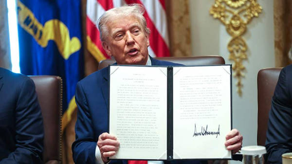 
                    WP сообщила о планах Трампа установить статую Колумба перед Белым домом

        