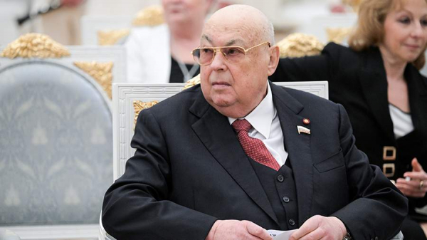 Путин поздравил Владимира Ресина с 90-летием
Путин поздравил Владимира Ресина с 90-летием