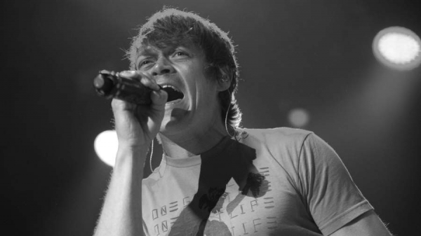 
                    Вокалист группы 3 Doors Down&nbsp;Брэд Арнольд умер в возрасте&nbsp;47 лет

        