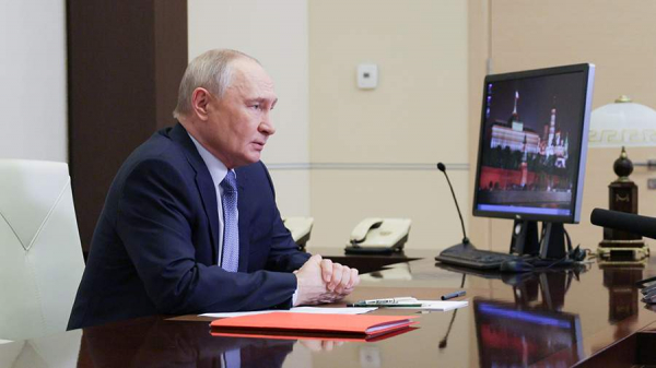 Путин обсудил с Совбезом развитие системы МВД
Путин обсудил с Совбезом развитие системы МВД