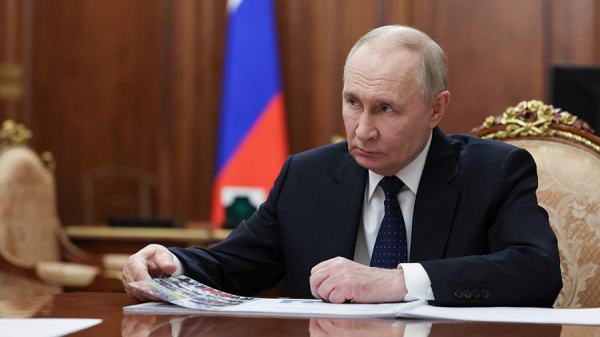 
                    Путин заявил о необходимости связи студентов и работодателей с первых курсов

        