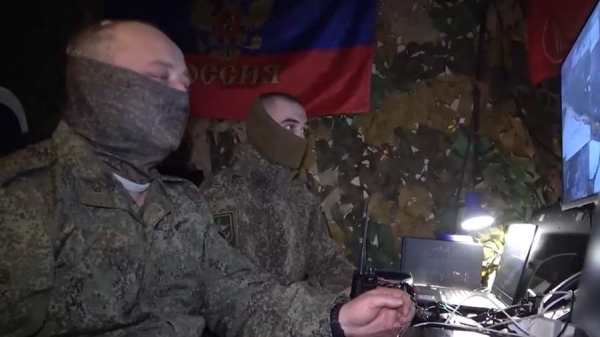 
                    Расчет войск беспилотных систем ВС РФ скорректировал удар по вражеским целям ВСУ

        