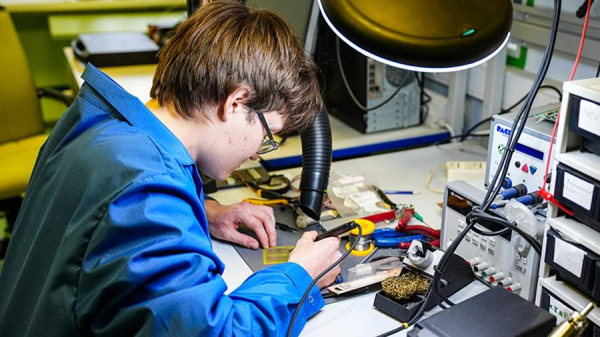 
                    Эксперт рассказала о тренде на работу среди подростков

        