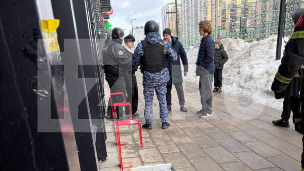 Подросток поджег банкомат в Путилково по указанию неизвестных лиц
Подросток поджег банкомат в Путилково по указанию неизвестных лиц