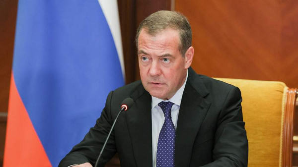
                    Медведев поздравил православных со Светлой Пасхой

        
