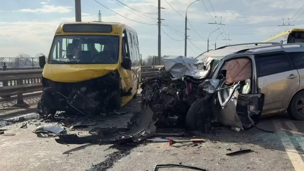 В Ярославской области в ДТП с автобусом пострадали 11 человек
В Ярославской области в ДТП с автобусом пострадали 11 человек