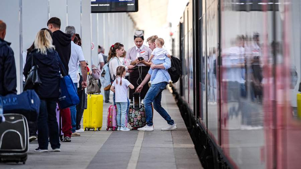 
                    В ГД указали на искусственный дефицит мест в поездах из-за перекупщиков

        