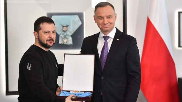 
                    Песков указал на парадокс в лишении Зеленского ордена Польши при поддержке Киева

        