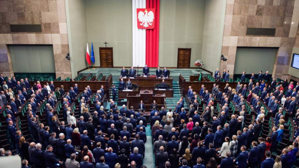 
                    Политолог дал прогноз о влиянии темы Украины на парламентские выборы в Польше

        