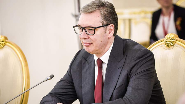 
                    Вучич заявил о возможности своей отставки до осени

        