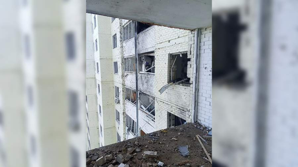 
                    Глава Орловской области показал последствия удара ВСУ по жилому дому в регионе

        