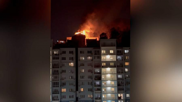 
                    В Сочи загорелся многоэтажный жилой дом

        