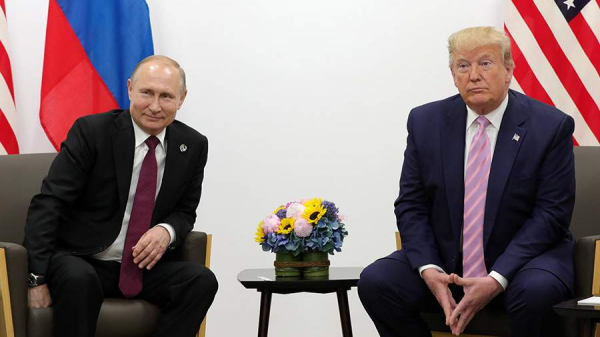 
                    Ушаков заявил об обсуждении подготовки возможной встречи Путина и Трампа

        