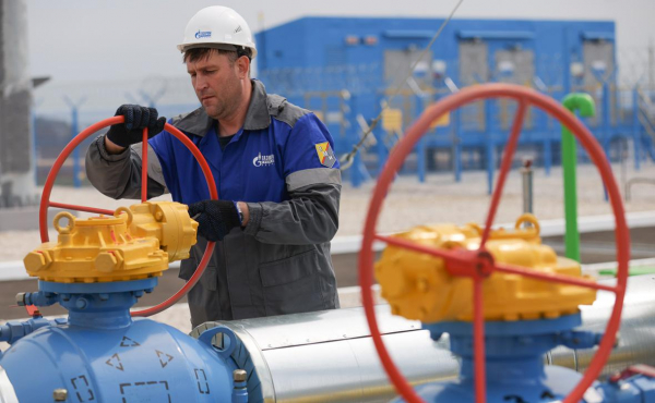 
                    FT узнала о поиске ЕС способа разорвать газовые контракты с Россией

                